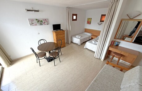 APRYPRTX 06 Studio Dining Beds - LeibTour: TOP aparthotels in Ibiza