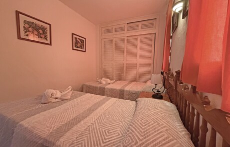 APRYPRTX 25 Twin Bedroom Lamps - LeibTour: TOP aparthotels in Ibiza