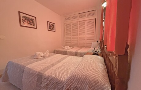 APRYPRTX 26 Twin Bedroom Side - LeibTour: TOP aparthotels in Ibiza