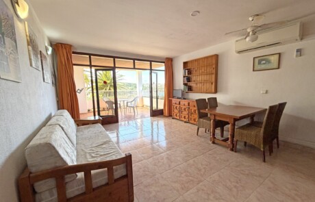 APRYPRTX 29 Living Dining Wide - LeibTour: TOP aparthotels in Ibiza