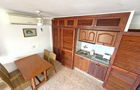 APRYPRTX 37 Kitchenette Dining Corner - LeibTour: TOP aparthotels in Ibiza