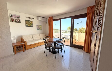 APRYPRTX 42 Living Dining Orange - LeibTour: TOP aparthotels in Ibiza