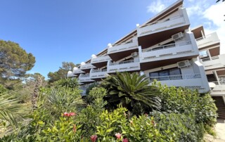 APRYPRTX 61 Building Balconies Flowers - LeibTour: TOP aparthotels in Ibiza