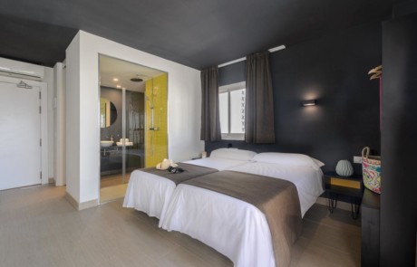 Amazing Cheap Apartment Pool Playa den Bossa PlayaJad16 Bedroom 2 - LeibTour: TOP aparthotels in Ibiza