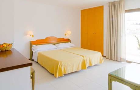 BONLLAP 9 - LeibTour: TOP aparthotels in Ibiza