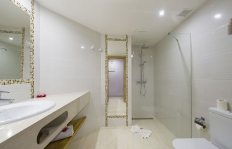 BONMYBOS 16 - LeibTour: TOP aparthotels in Ibiza