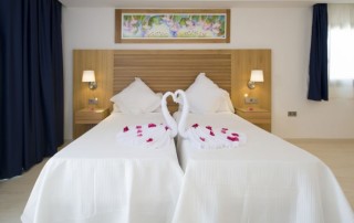 BONMYBOS 27 - LeibTour: TOP aparthotels in Ibiza