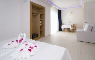 BONMYBOS - LeibTour: TOP aparthotels in Ibiza