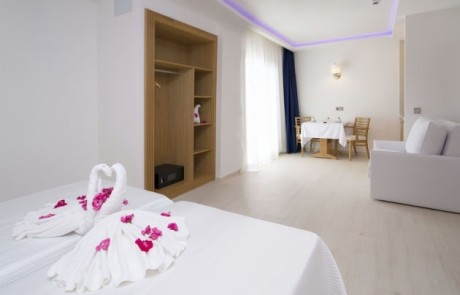 BONMYBOS - LeibTour: TOP aparthotels in Ibiza