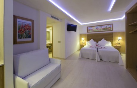BONMYBOS 6 - LeibTour: TOP aparthotels in Ibiza