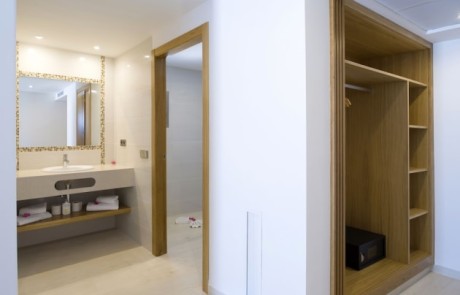 BONMYBOS 7 - LeibTour: TOP aparthotels in Ibiza