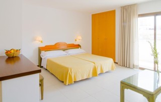 Beautiful quiet apartment Santa eulalia by the sea bonllap bedroom 2 - LeibTour: TOP aparthotels in Ibiza