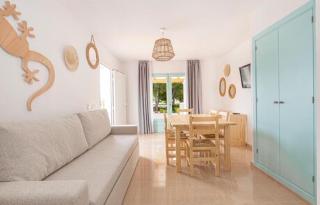 CROSLSE 2B 1 - LeibTour: TOP aparthotels in Ibiza