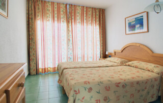 CSTFOR 4 - LeibTour: TOP aparthotels in Ibiza