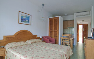 CSTFOR 5 - LeibTour: TOP aparthotels in Ibiza