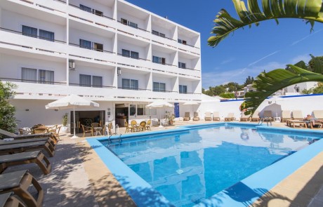 Central cheap Hotel with terrace SANTA EULALIA htl seazme Overview2 - LeibTour: TOP aparthotels in Ibiza
