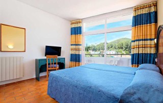 Central cheap Hotel with terrace SANTA EULALIA htl seazme Room7 - LeibTour: TOP aparthotels in Ibiza