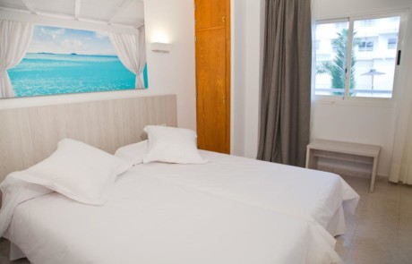 Cheap nice central apartment IBIZA PANAPIB Bedroom2 1 - LeibTour: TOP aparthotels in Ibiza