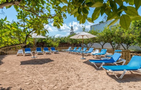 Cozy Apartment with Pool on the beach S.ta Eulalia SEUROS Pool Area 1 - LeibTour: TOP aparthotels in Ibiza