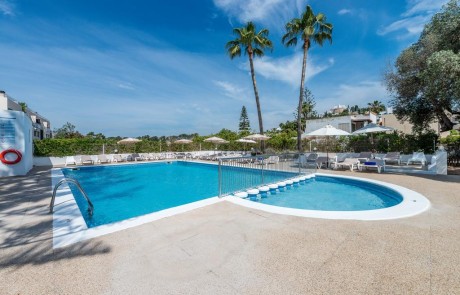 Cozy Apartment with Pool on the beach S.ta Eulalia SEUROS Pool2 - LeibTour: TOP aparthotels in Ibiza