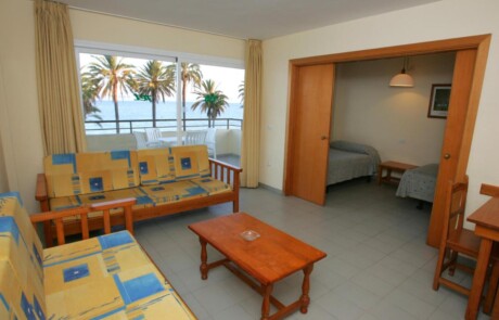 Crazy Party apartment Playa den Bossa IBJTAPT 7 - LeibTour: TOP aparthotels in Ibiza