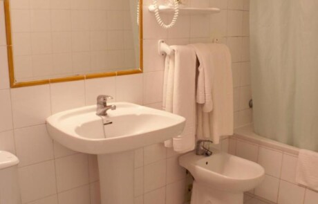 Crazy Party apartment Playa den Bossa IBJTAPT Bathroom3 1 - LeibTour: TOP aparthotels in Ibiza