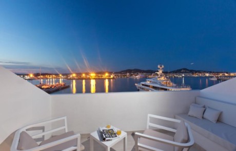 Downtown Stilish Design Room IBRYMAR Terrace - LeibTour: TOP aparthotels in Ibiza