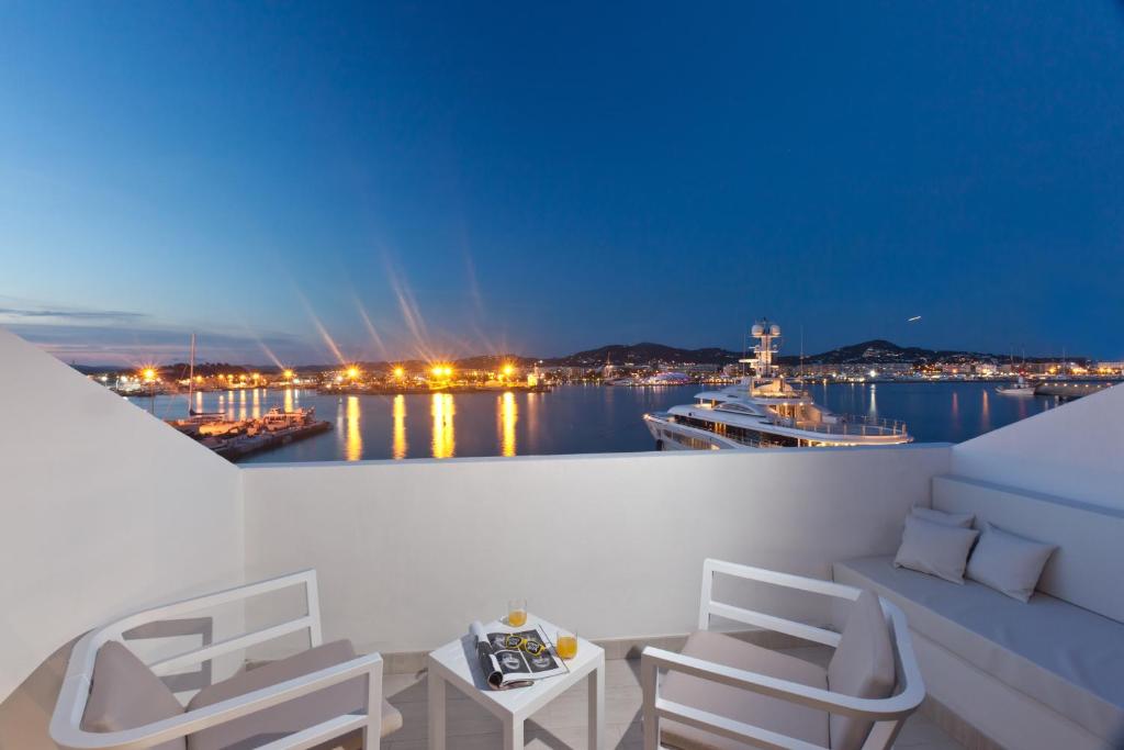 MID SEASON EXCLUSIVE OFFER PROMOTION FOR IBIZA - Leibtour Portfolio: Hotel in Ibiza Downtown with Stilish Design Rooms, IBIZA - Property Code: HTL-IBRYMAR