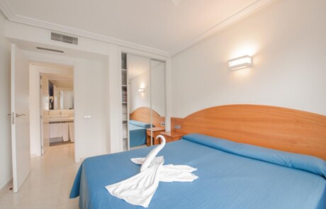 ELPICLLO 1 1 - LeibTour: TOP aparthotels in Ibiza