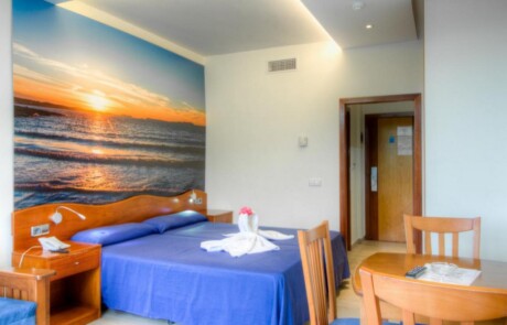 ELPICLLO 30 - LeibTour: TOP aparthotels in Ibiza