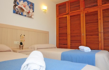 Elegant Apartment Playa den Bossa Sea View Bedroom 2 BayBossa19 - LeibTour: TOP aparthotels in Ibiza