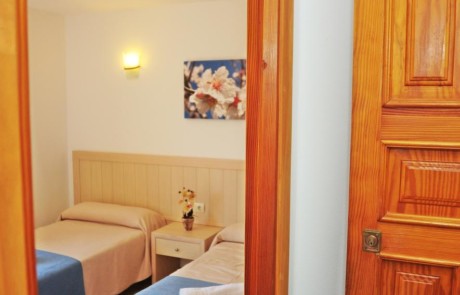 Elegant Apartment Playa den Bossa Sea View Bedroom BayBossa19 - LeibTour: TOP aparthotels in Ibiza