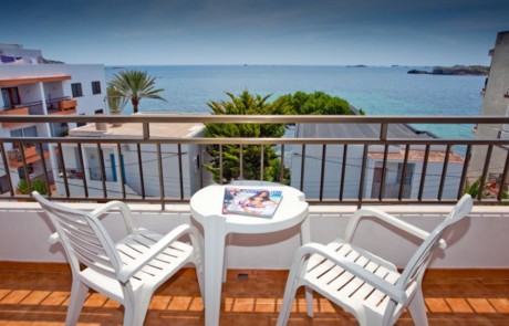 Elegant Apartment Playa den Bossa Sea View Terrace 2 BayBossa19 - LeibTour: TOP aparthotels in Ibiza
