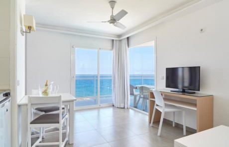 Elegant large apartment with pool NERAPSA Living room2 - LeibTour: TOP aparthotels in Ibiza