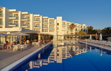 Elegant large apartment with pool NERAPSA Swimming pool6 - LeibTour: TOP aparthotels in Ibiza