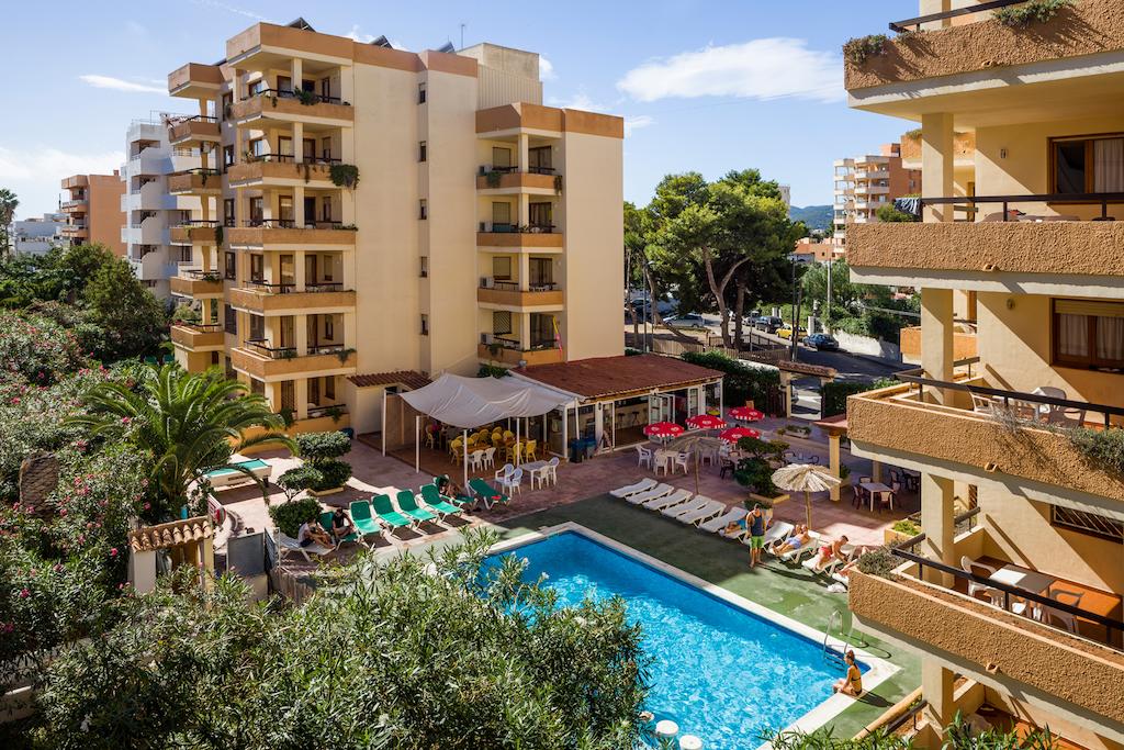 Group accommodation, large holiday apartment. PLAYA D_EN BOSSA - Bossarlz-Swimming pool Portfolio: Group accommodation, large holiday apartments, PLAYA DEN BOSSA - Property code: BOSSARLZ