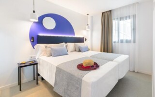 JBQBLUE bedroom double - LeibTour: TOP aparthotels in Ibiza