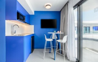 JBQBLUE blue kitchenette - LeibTour: TOP aparthotels in Ibiza