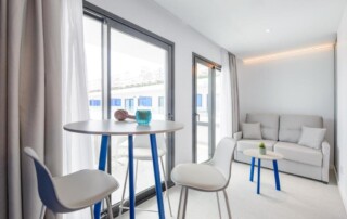 JBQBLUE living room - LeibTour: TOP aparthotels in Ibiza