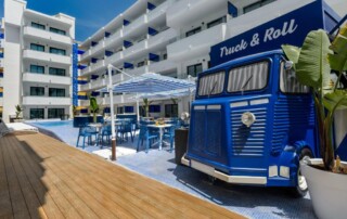 JBQBLUE truck roll - LeibTour: TOP aparthotels in Ibiza