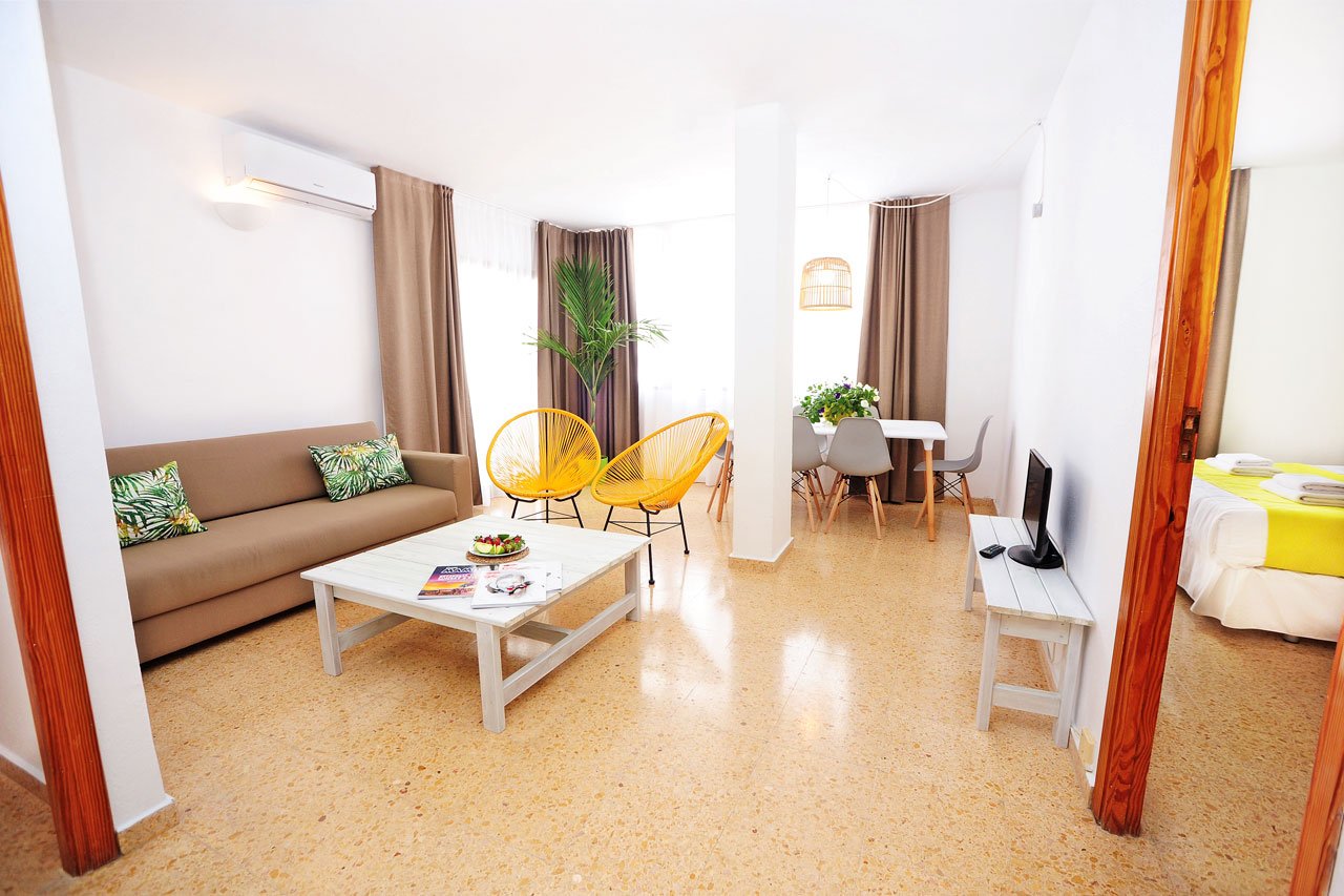 LSCDDOS 7 Portfolio: Modern and cheap design holiday apartments in Playa den Bossa, IBIZA - Property Code: LSCDDOS