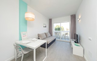 Large bright apartment with gym BEASTSA Living room2 - LeibTour: TOP aparthotels in Ibiza