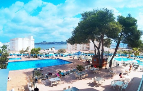 Large bright apartment with pool in Sant Antoni Bahiariv Swimming Pool - LeibTour: TOP aparthotels in Ibiza