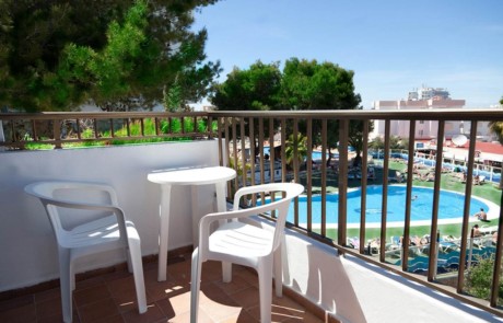 Large bright apartment with pool in Sant Antoni Bahiariv Terrace - LeibTour: TOP aparthotels in Ibiza