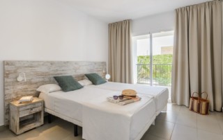 Large bright apartment with pool in Sant Antonio BAHIARIV Bedroom - LeibTour: TOP aparthotels in Ibiza