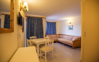 Large comfortable apartment with pool and private parking SEUCALU Living room - LeibTour: TOP aparthotels in Ibiza