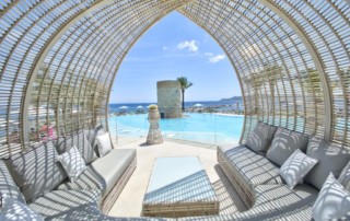 Luxury Hotel Playa den Bossa sea front PLAYA DEN BOSSA HTL TRDMA Lounge area - LeibTour: TOP aparthotels in Ibiza