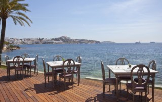 Luxury Hotel Playa den Bossa sea front PLAYA DEN BOSSA HTL TRDMA Restaurant 5 - LeibTour: TOP aparthotels in Ibiza