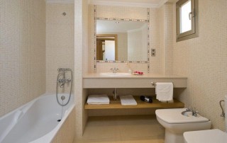 Luxury Playa den Bossa Ibiza Modern Studio Apartment PLAYA DEN BOSSA IBAPPRE Bathroom 2 - LeibTour: TOP aparthotels in Ibiza