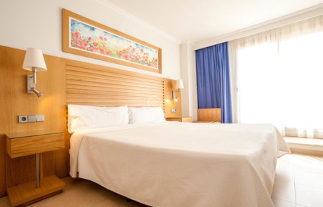 Luxury Playa den Bossa Ibiza Modern Studio Apartment PLAYA DEN BOSSA IBAPPRE Bedroom 11 2 - LeibTour: TOP aparthotels in Ibiza